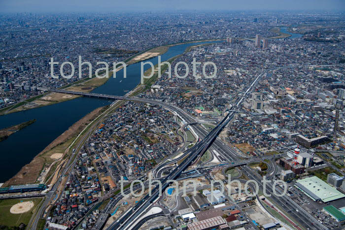 京葉JCT,京葉市川IC(京葉道路,東京外環自動車道)周辺より松戸方面(2019/4)