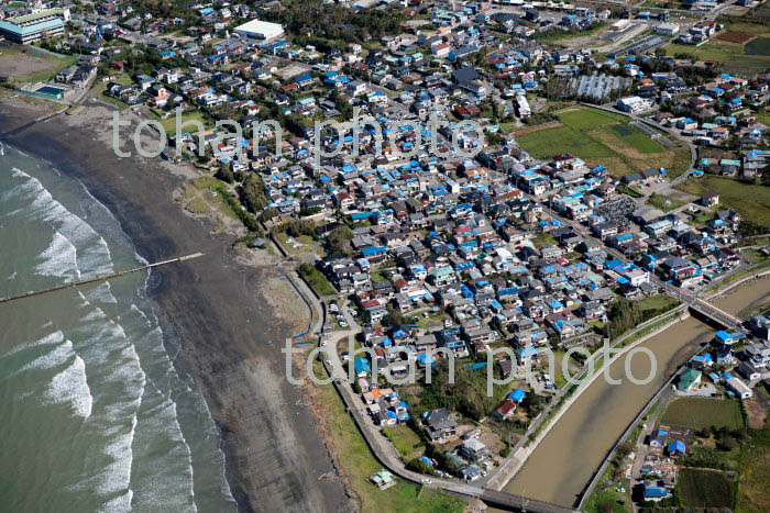 台風15号,19号で屋根が飛ばされた南房総富浦町原岡地区の町並み(2019/11)