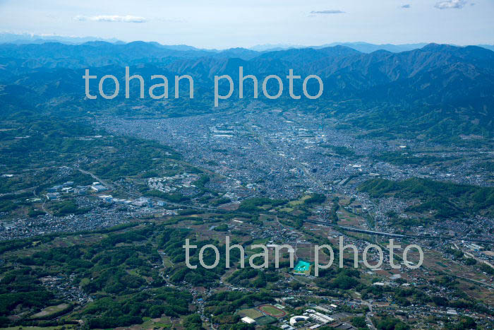 秦野市街地より丹沢山地方面(2019/4)