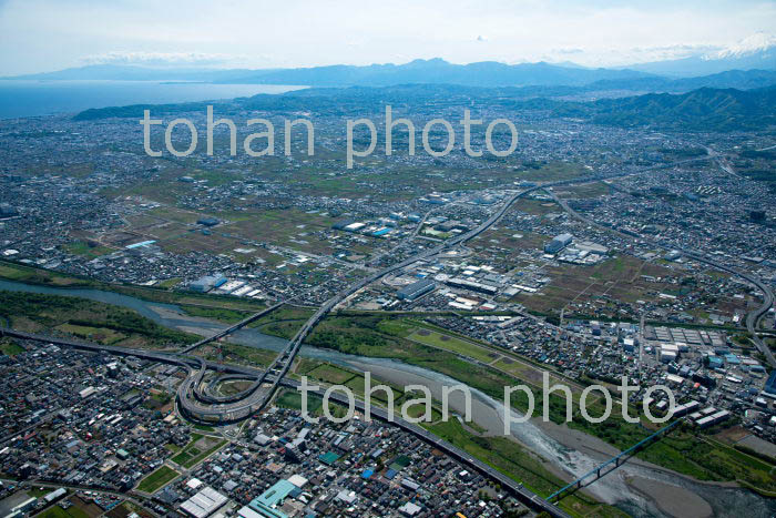 新東名高速道路(海老名南JCTと厚木南ICより伊勢原JCT方面)(2019/4)