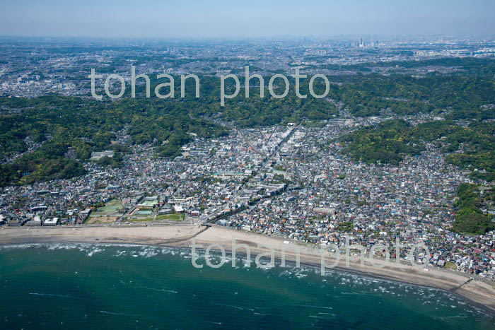 鎌倉海岸より鎌倉市街地(2019/5)