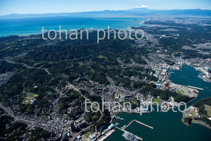 横須賀田浦地区周辺より湘南海岸と富士山(2019/10)