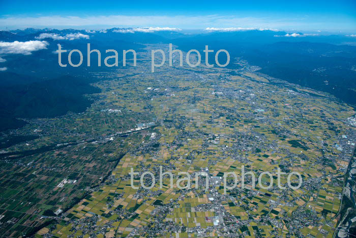 松本盆地(三郷明盛地区より信濃大町方面)(2019/9)