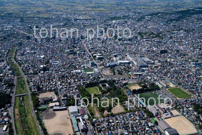 あがたの森公園周辺より松本市街地(2019/9)