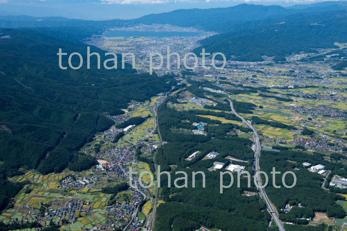 茅野市金沢地区周辺より諏訪湖方面(2019/9)