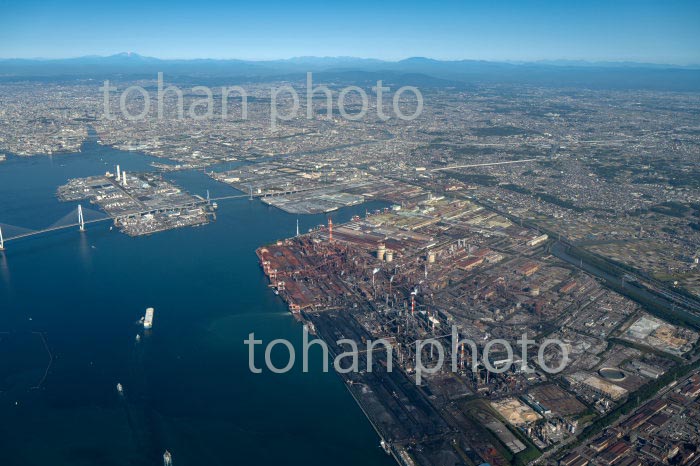 中京工業地帯(東海地区の工場群)より名古屋市街地方面(2020/11)