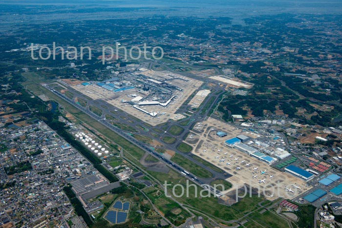 成田国際空港全景(A滑走路,南よりB滑走路,北方面)(2020/5)