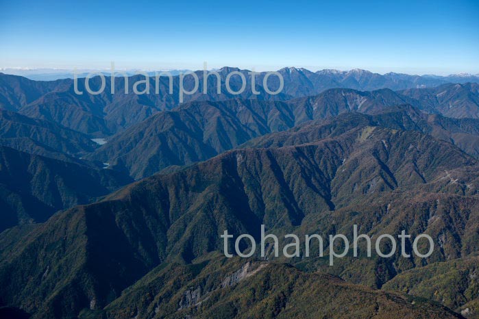 南アルプス(小河内山周辺より北岳方面)の山並み(2020/10)