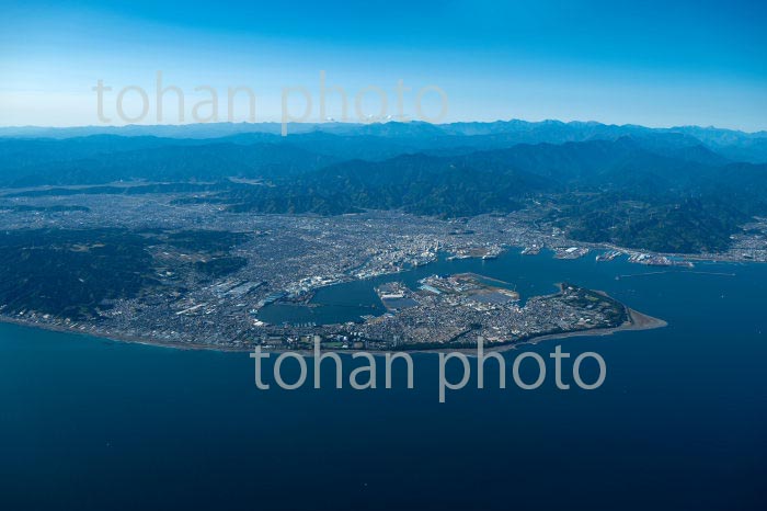 清水港,三保松原と清水市街地(2020/11)