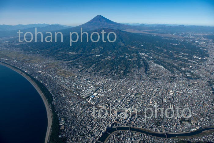 沼津の街並みより富士山(2020/11)