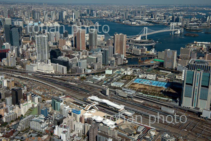 高輪ゲートウェイ駅周辺より東京湾方面(2020/3)