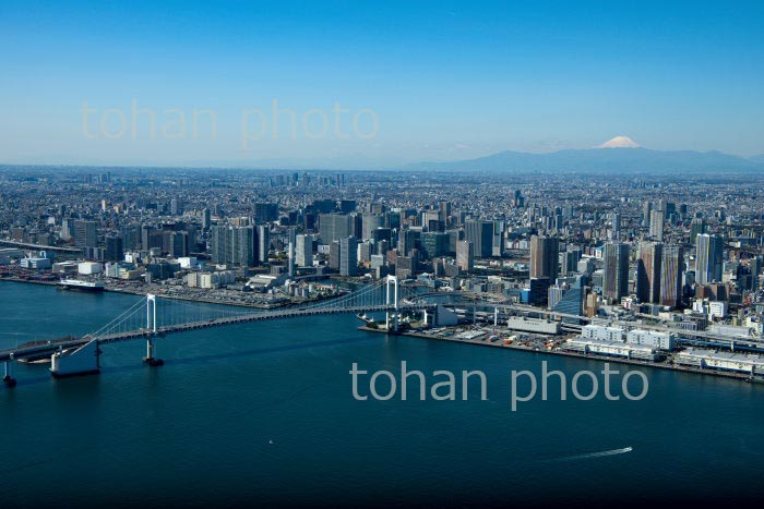 レインボーブリッジ(東京港)より東京の街並みと富士山(2020/3)