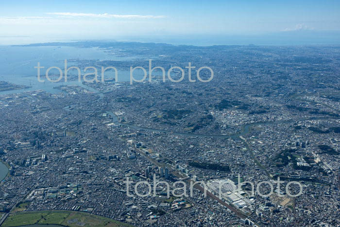 川崎市幸区(新川崎駅)周辺より横浜港方面(2021/10)