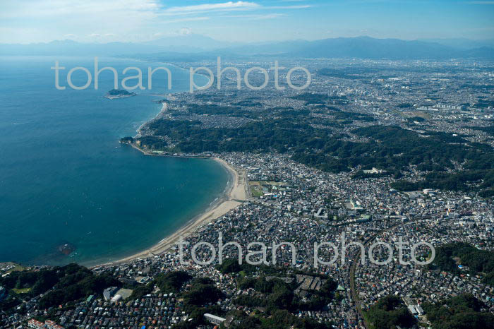 鎌倉市街地,由比ヶ浜,材木座海岸より富士山(2021/10)