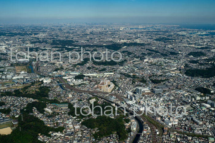 大船駅周辺より横浜方面(2021/10)