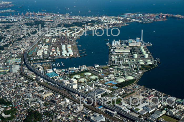 横浜石油化学コンビナート(新磯子より豊浦町,千鳥町)と横浜港(2021/10)