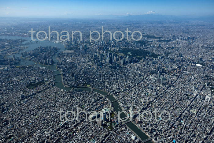 両国周辺より東京の街並みと富士山(2021/10)