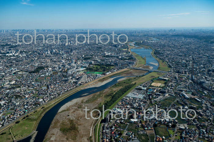 多摩川(稲城市付近より河口方面)(2021/10)