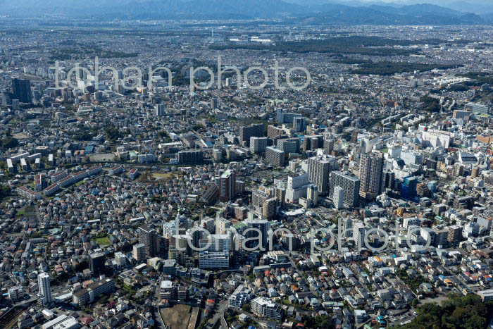 町田駅と町田市の街並みより相模大野駅方面(2021/10)