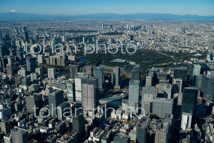 日本橋,八重洲周辺より東京駅と東京の街並みと富士山(2021/11)