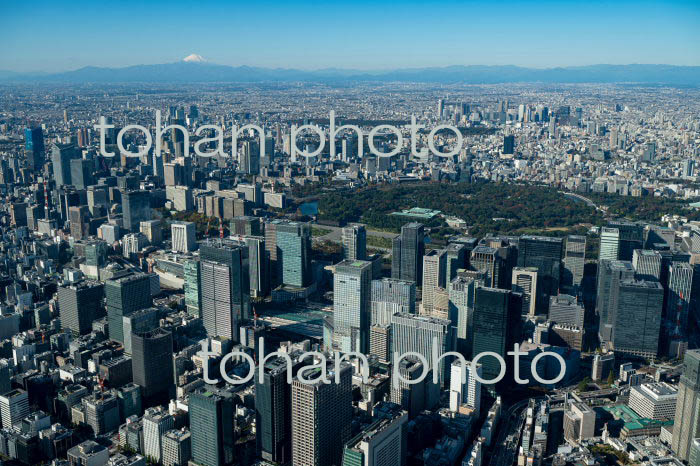 日本橋,八重洲周辺より東京駅と東京の街並みと富士山(2021/11)