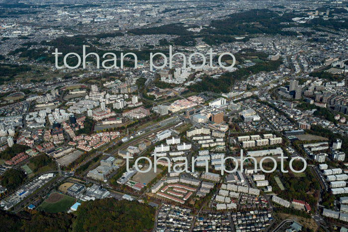 南大沢駅と街並み(多摩ニュータウン)(2021/11)