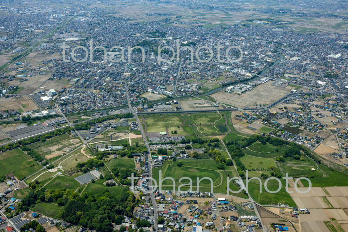 埼玉古墳群とさきたま古墳公園周辺より行田市の街並み(2022/05)