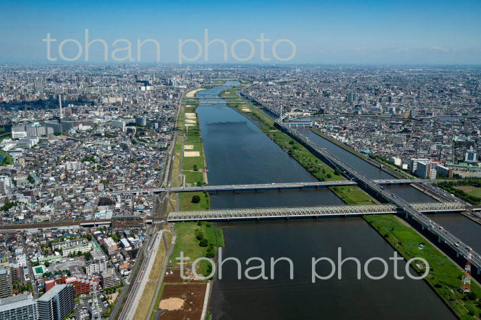 荒川(川幅が広い地区,平井大橋より上流)(2022/05)