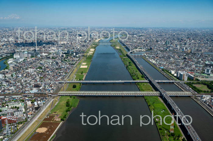 荒川(川幅が広い地区,平井大橋より上流)(2022/05)