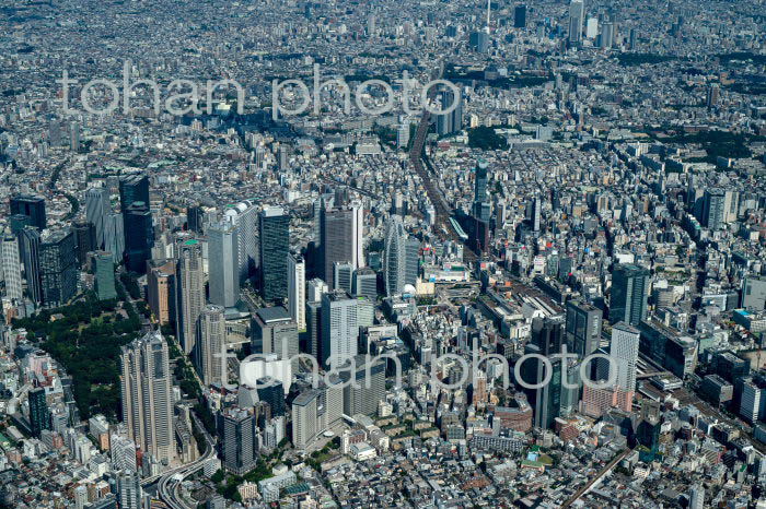 新宿西口高層ビル群と新宿駅周辺(2022/10)