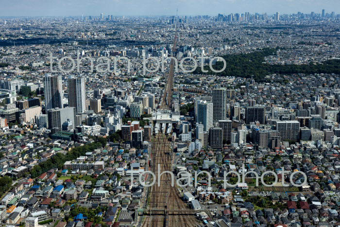 三鷹駅付近より東京都心方面(2022/10)