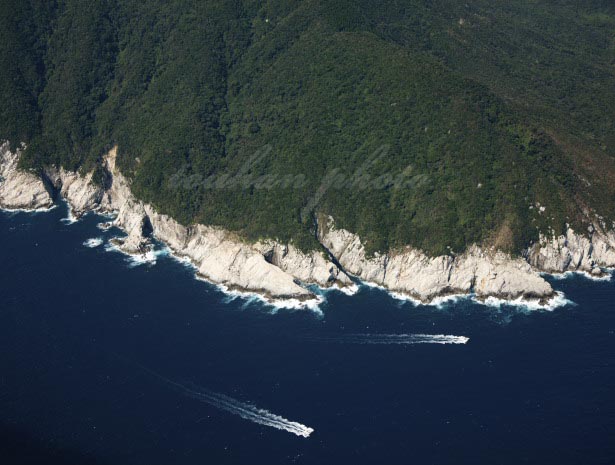 大隅半島,岸良周辺の海岸(海食洞 海岸段丘)(2012/10)