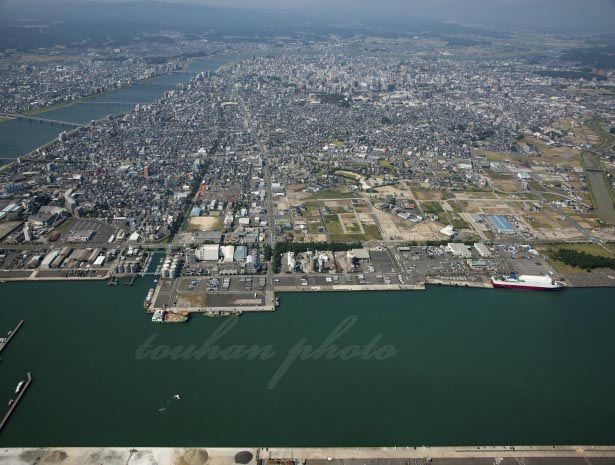 宮崎港より宮崎市街地(2012/10)