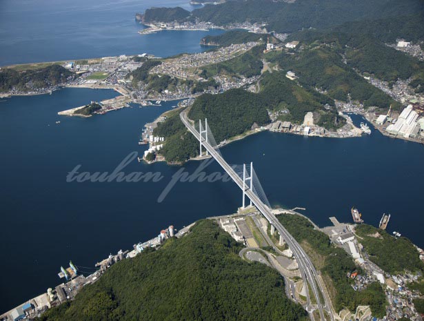 ながさき女神大橋(ながさき女神大橋道路)と長崎港(2012/10)