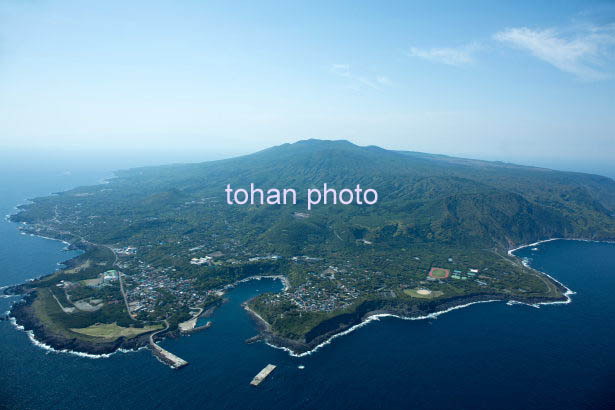 波浮港より伊豆大島全景(2014/5)