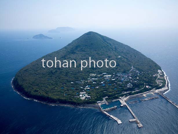 利島全景(富士箱根伊豆国立公園)伊豆諸島(2016/5)