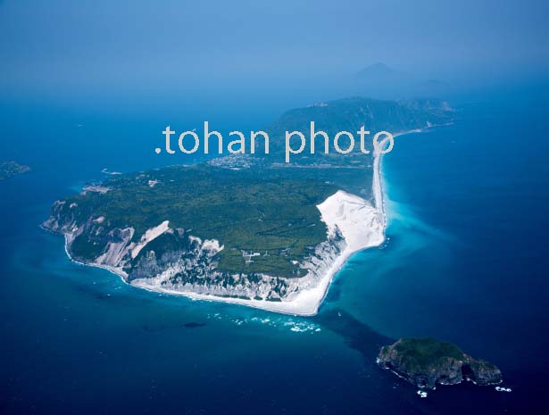 早島より新島全景(伊豆諸島)富士箱根伊豆国立公園(2016/5)