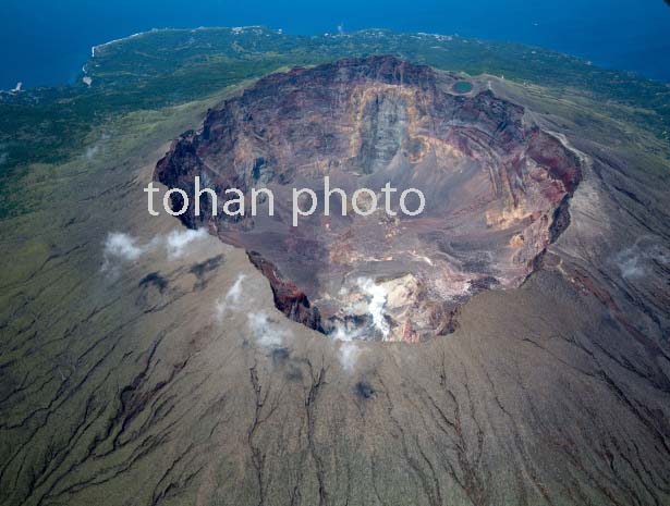 三宅島(西より雄山火口周辺)伊豆諸島(富士箱根伊豆国立公園)(2016/5)