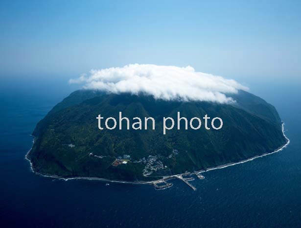 御蔵島全景(伊豆諸島)富士箱根伊豆国立公園(2016/5)