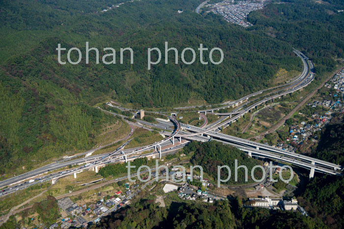 八王子JCT(中央自動車道,首都圏中央連絡自動車道)(2019/11)