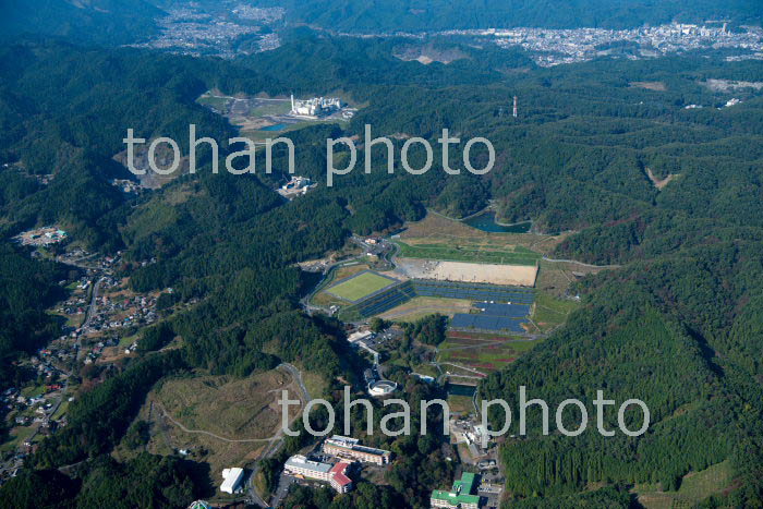 スポーツと文化の森・谷戸沢グラウンドより二ツ塚廃棄物広域処分場(2019/11)