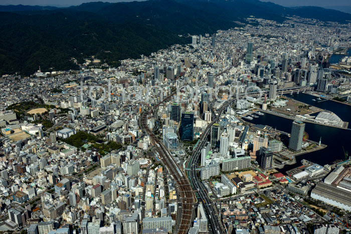 JR神戸駅と湊川神社周辺より神戸の街並み(20231018)