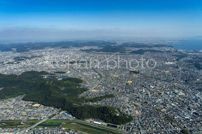 姫路市の町並み(姫路市より高砂市,瀬戸内海方面)(20231018)