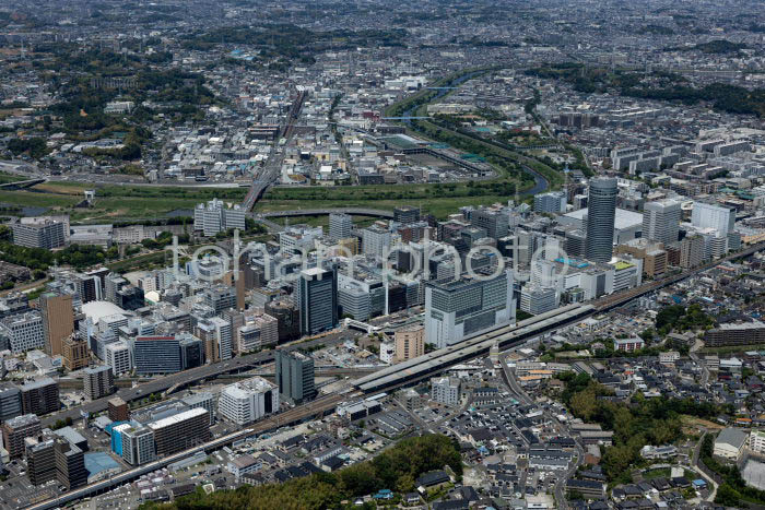 新横浜駅周辺より横浜の街並み(202354)