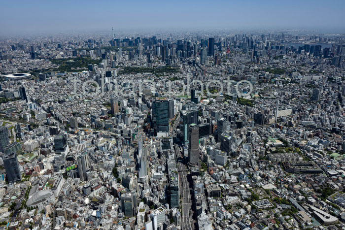 渋谷駅周辺より東京の街並み(202354)