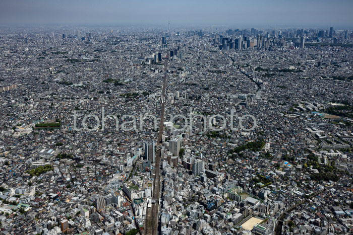 荻窪駅周辺より新宿方面の街並み(202354)