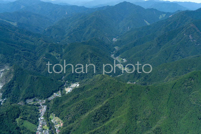 檜原村(京都島嶼部を除いた唯一の村)全景と山並み(202391)