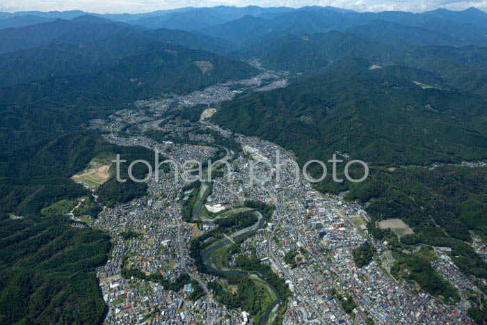 多摩川(青梅の町並みより奥多摩,上流方面)(202391)