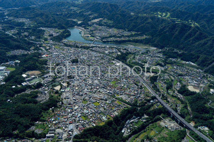 国道411号線(青梅街道,大菩薩ライン)の蛇行した道模様(高芝大橋周辺)(202391)