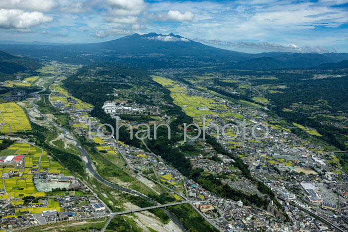 23-ymns-033=釜無川の河岸段丘(韮崎周辺より八ヶ岳方面)(202391)